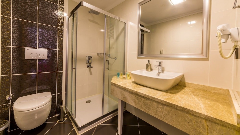 Ketenci Hotel 32/33