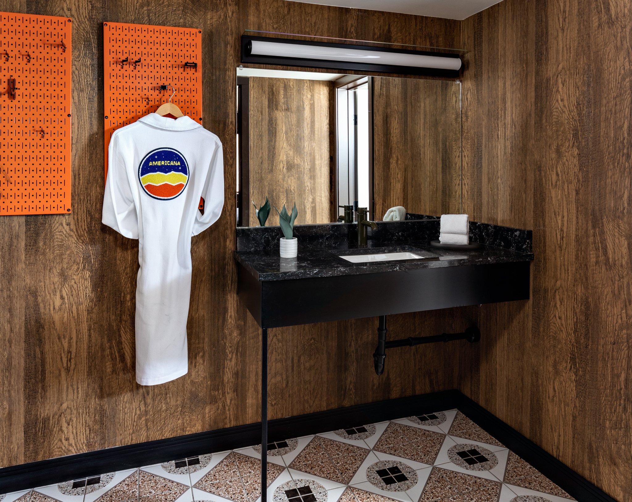 Americana Motor Hotel 6/31