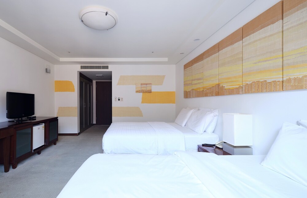 Adonis Hotel 21/58