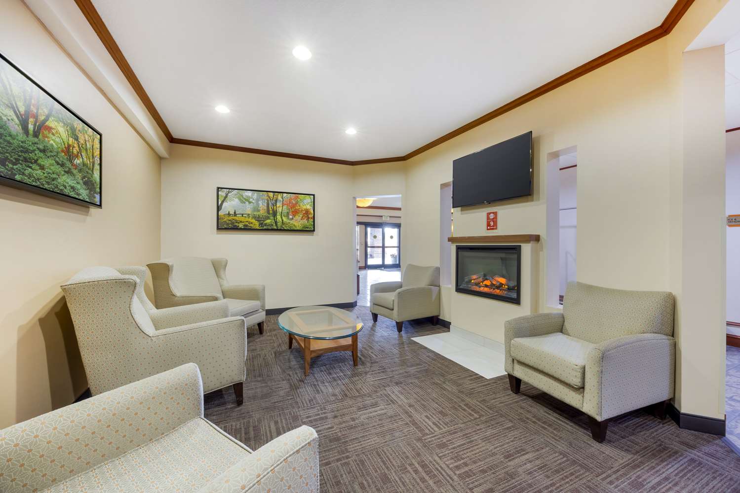 Best Western Plus Northwind Inn Suites 14/19