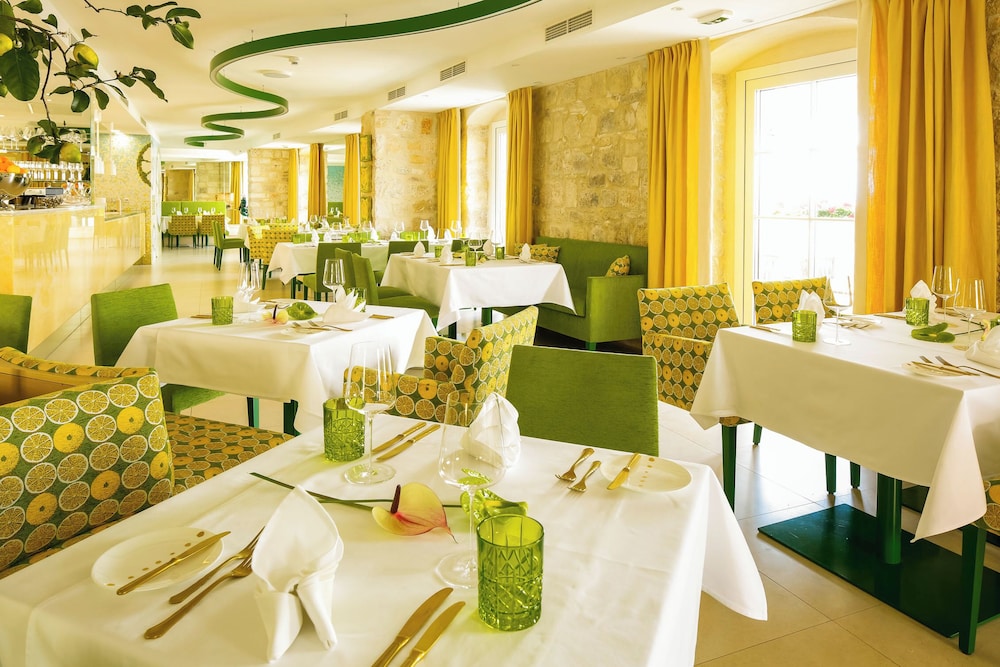 HOTEL LEMONGARDEN 36/50