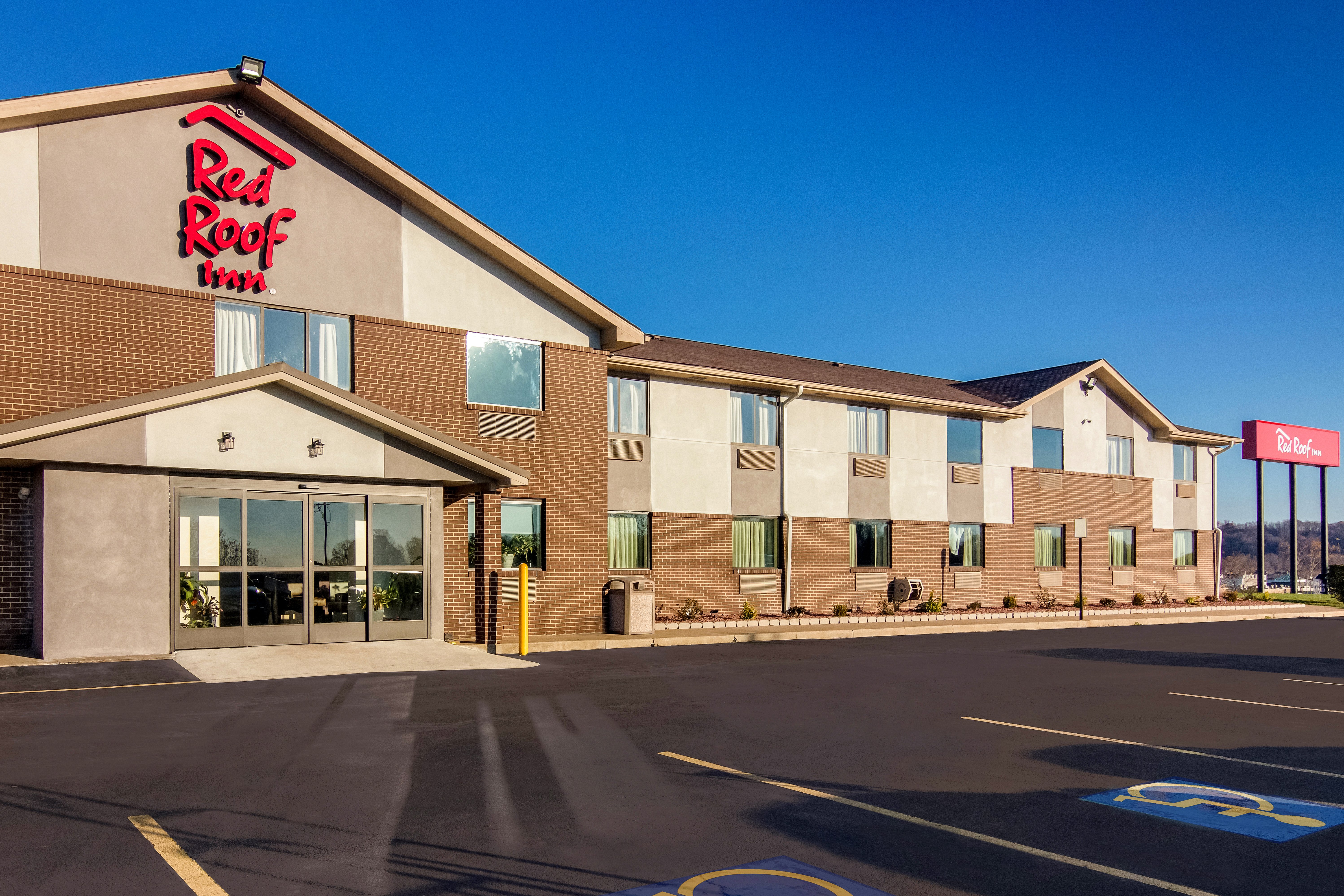 Red Roof Inn Greensburg 19/23