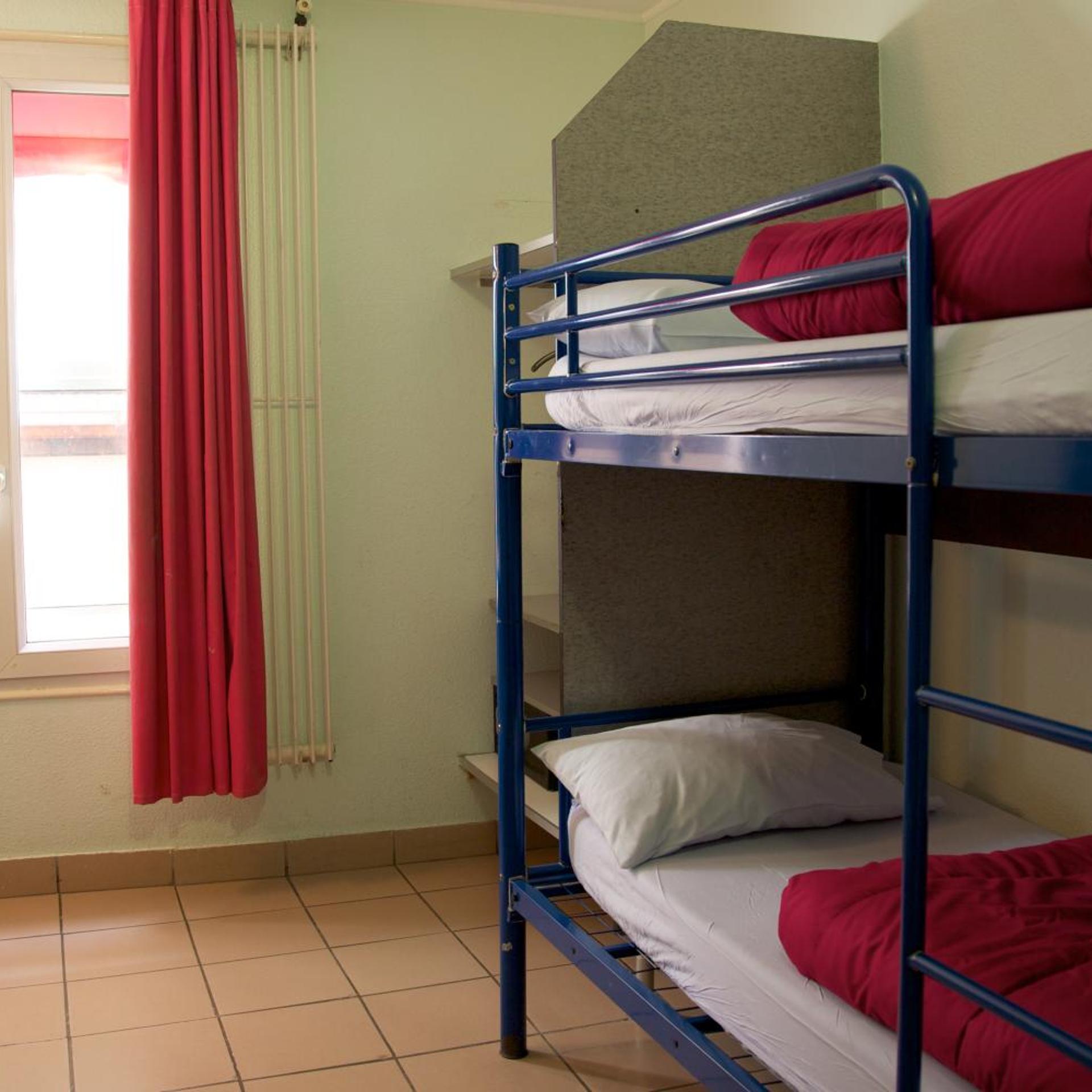 Room, Triple, Shared Bathroom, Auberge Internationale Des Jeunes 6/10