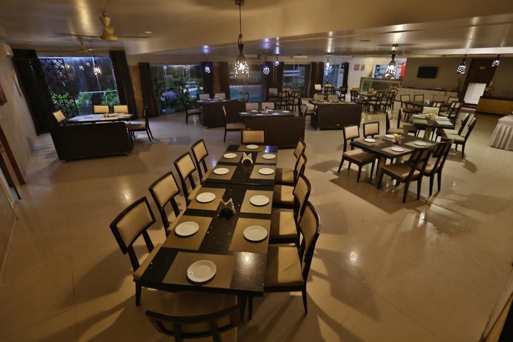 HOTEL PRESIDENT COTTAGE 33/43