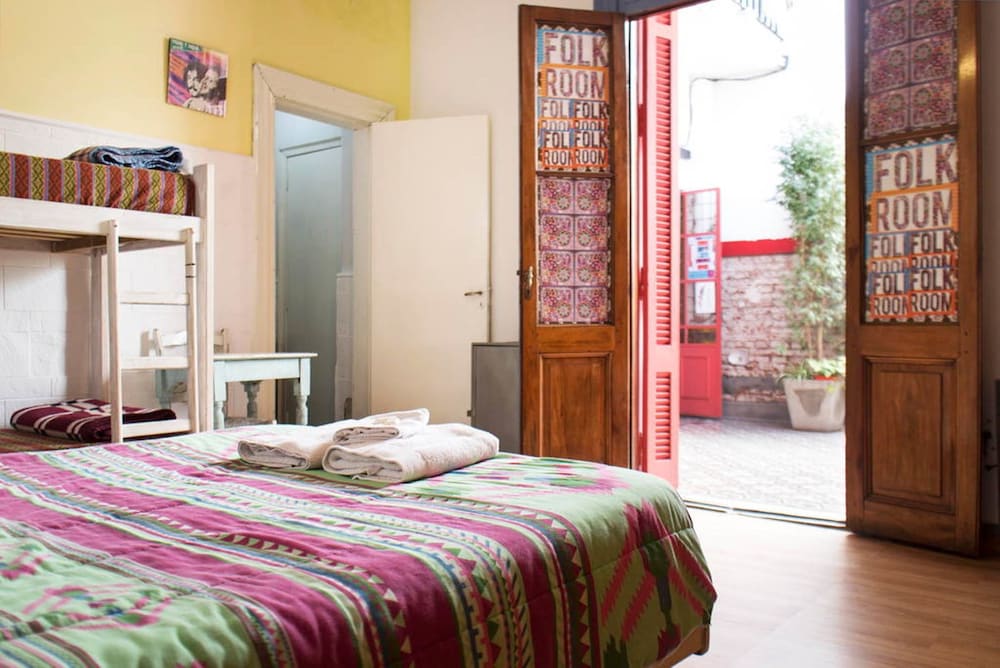 Play Hostel Soho 12/50