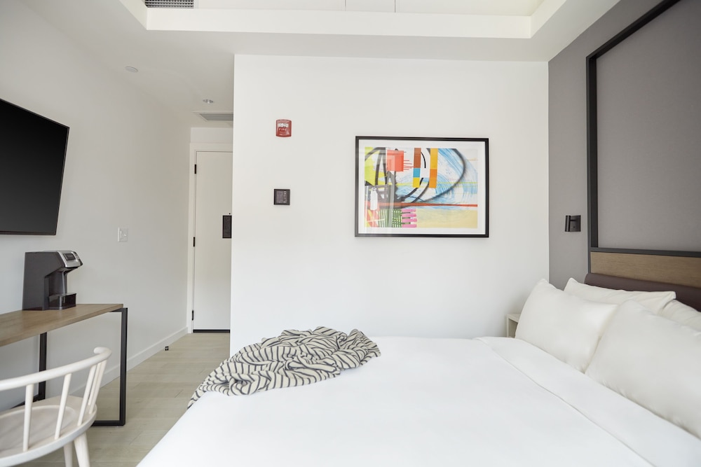 907 Main 26/52