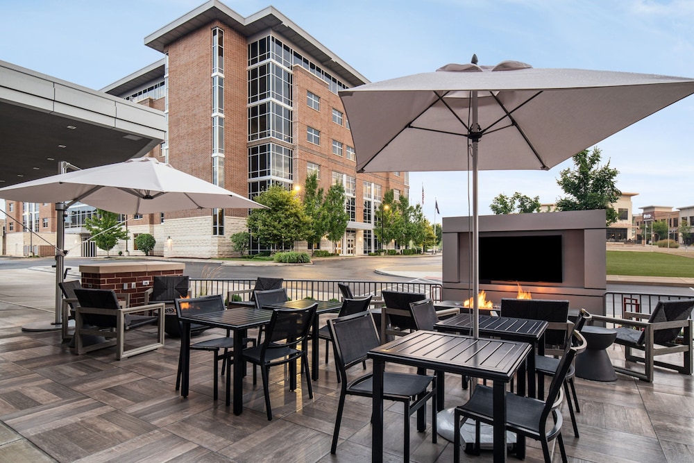 AC Hotel by Marriott Pittsburgh Southpointe 25/37
