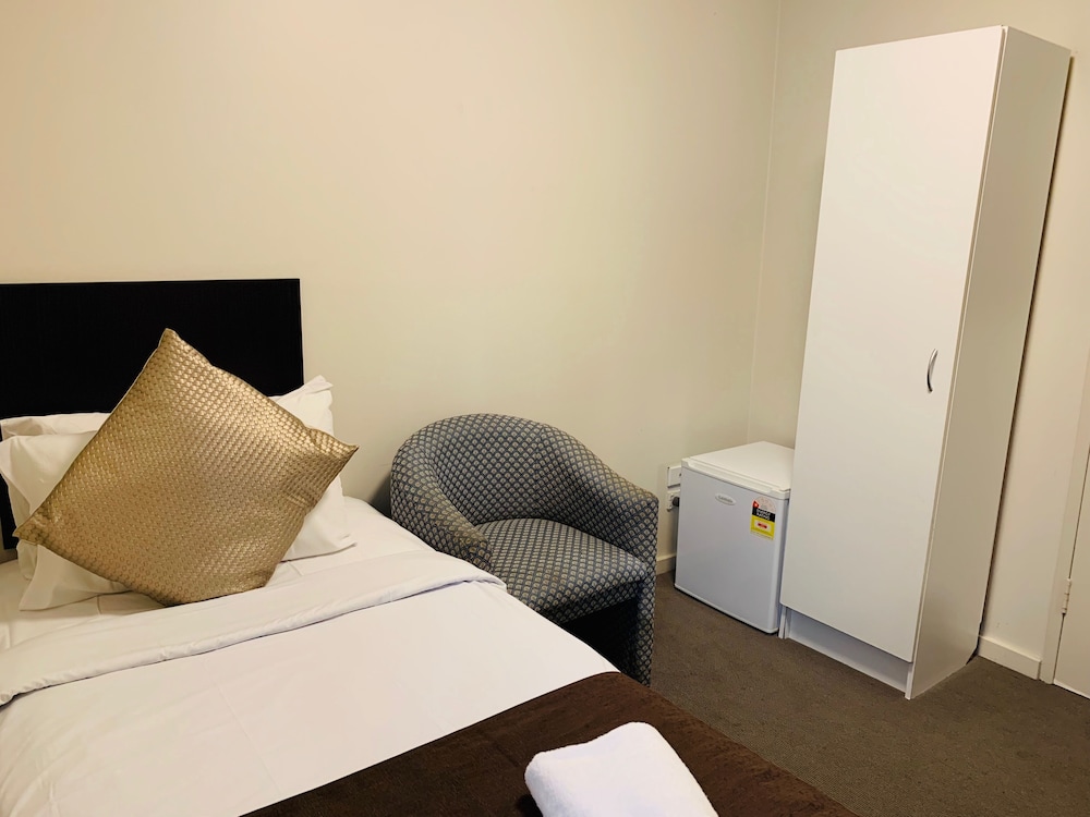 Greenwich Inn Sydney Hotel 29/48