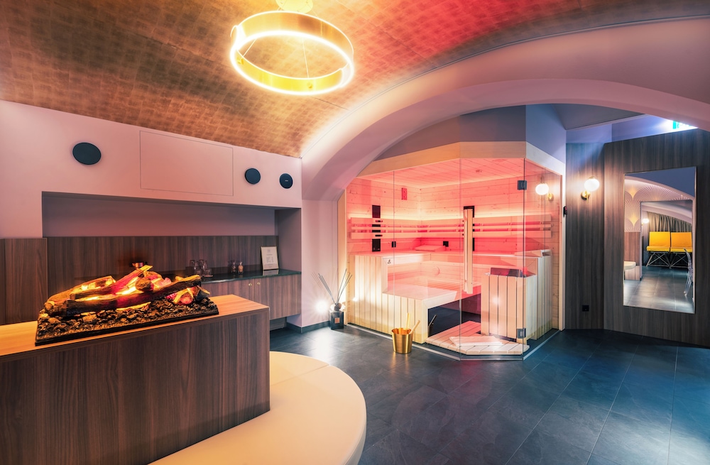 Boutique Hotel Donauwalzer 52/76