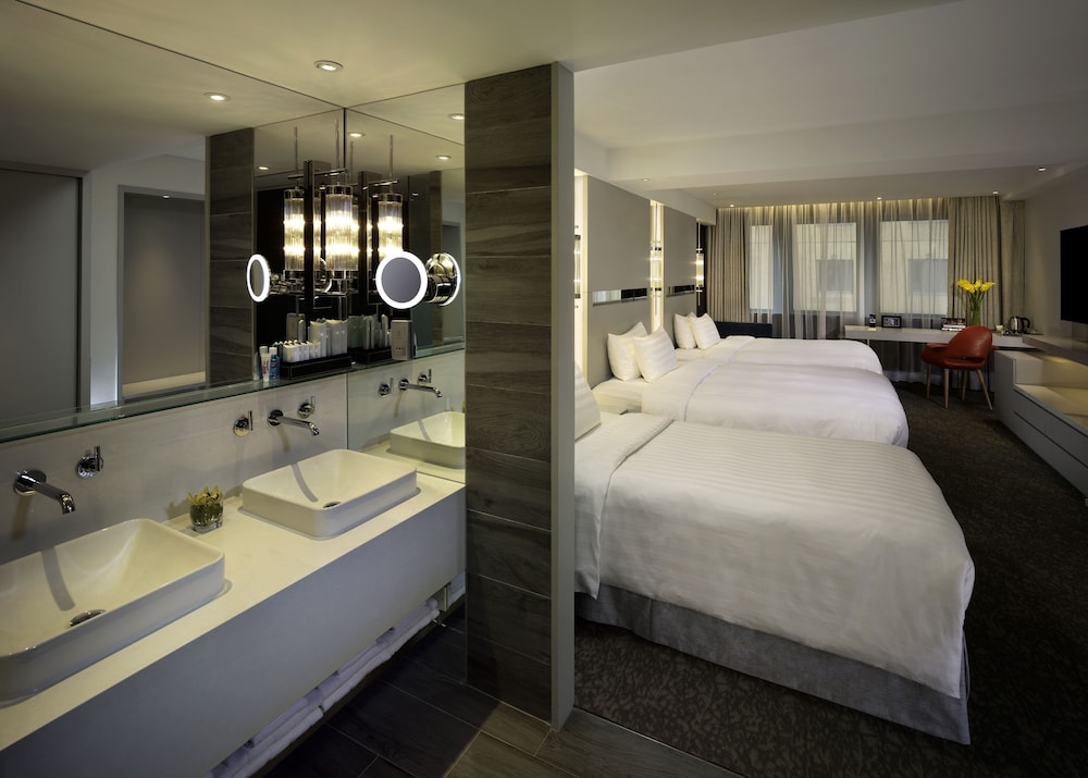 Nathan Hotel 36/72