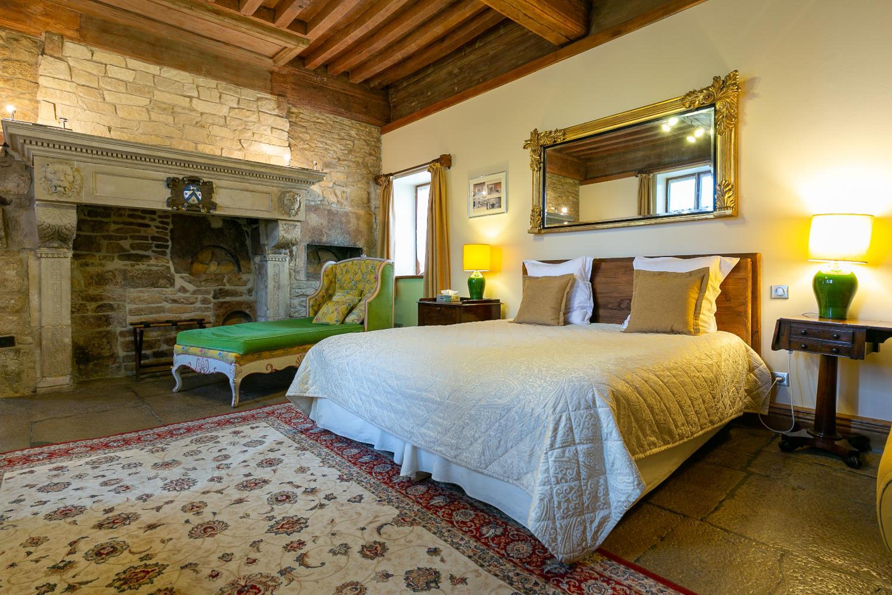 Deluxe, Double or Twin Bed