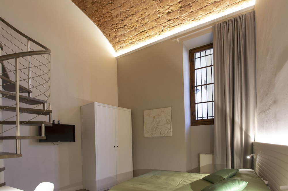 Lobby at Palazzo Dei Ciompi Suites, FLORENCE