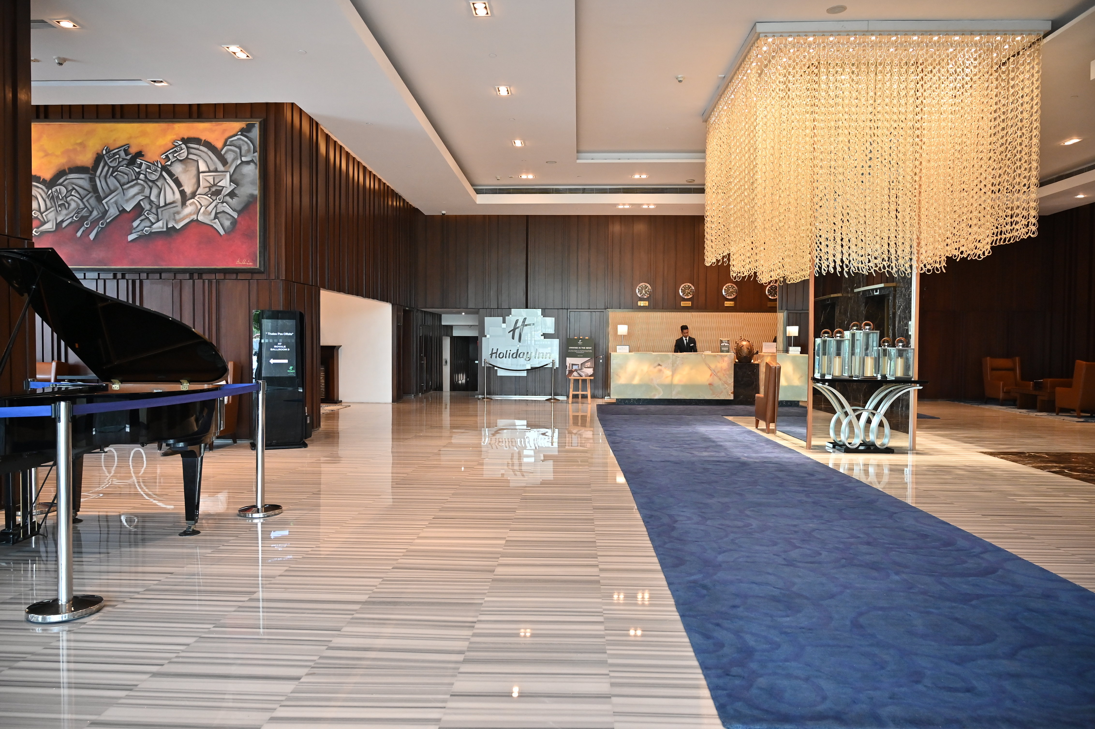 Holiday Inn New Delhi Mayur Vihar Noida 53/74