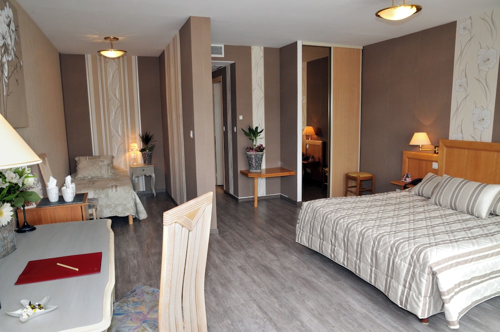 غرفة سوبيريور عائلية بسرير كوين وسرير فردي، Hostellerie Du Mont Aime 7/10