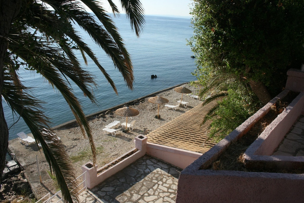 Aegli Hotel 64/64