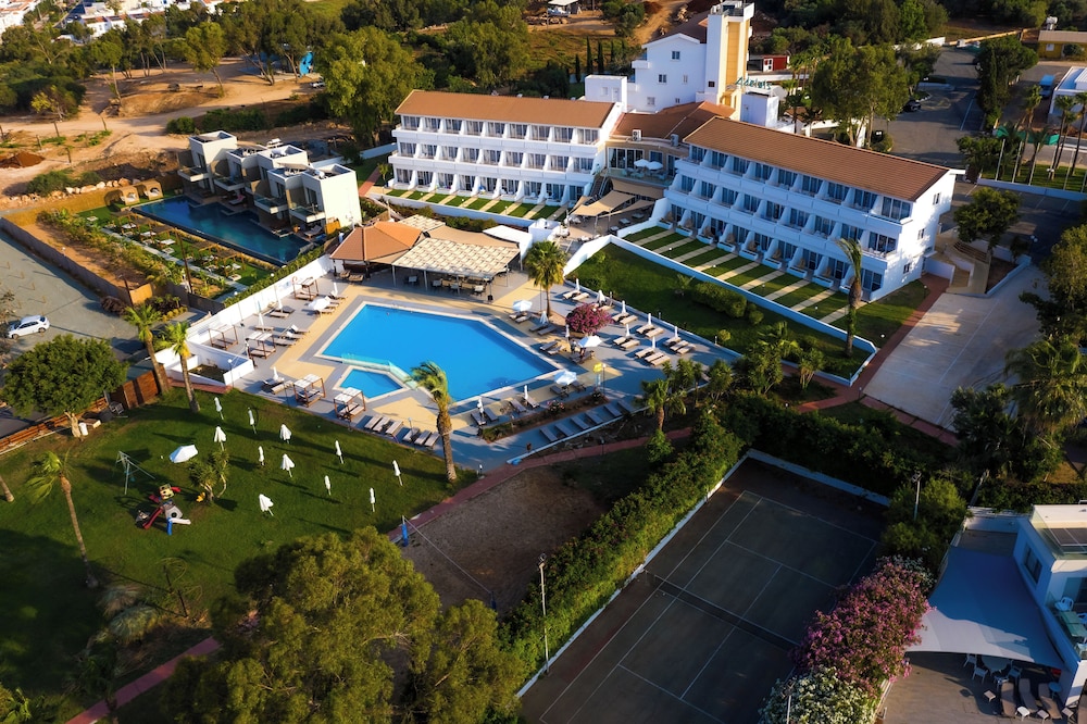 Adelais Bay Hotel in PARALIMNI