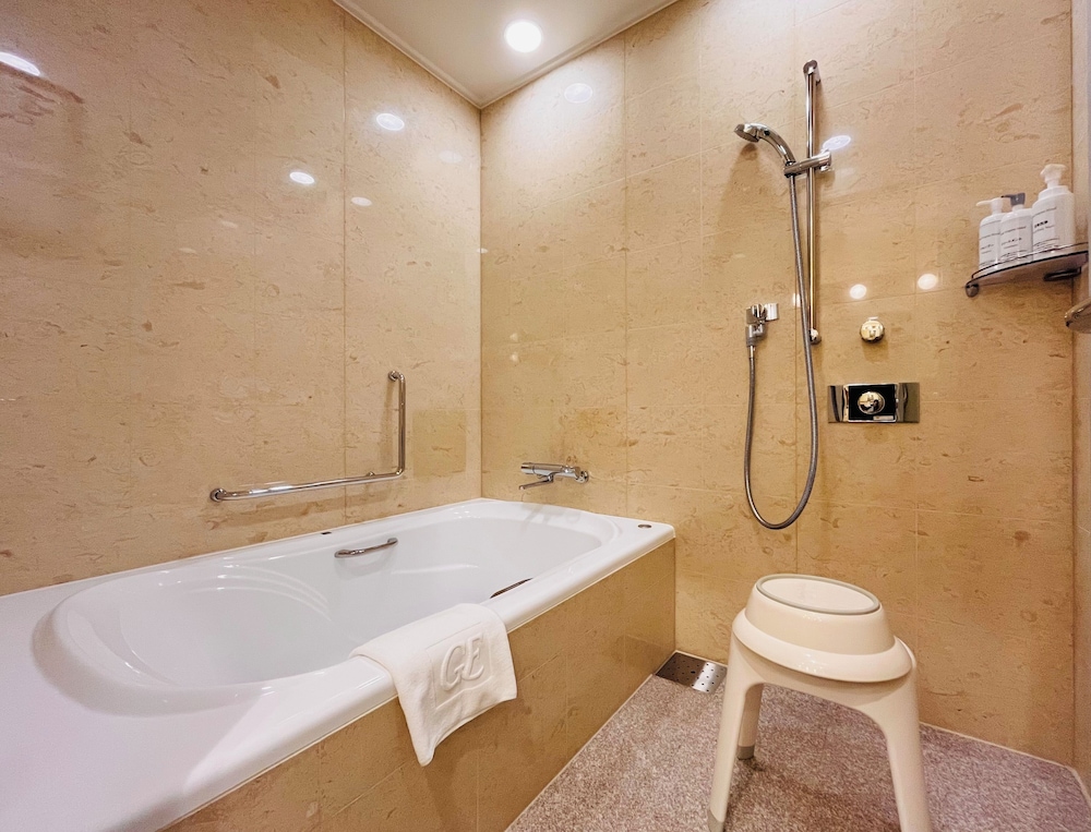 Grand Empire Hotel 45/49