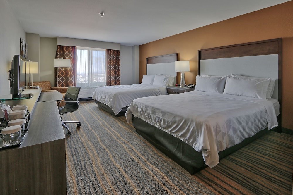 Holiday Inn & Suites Albuquerque-North I-25 15/48