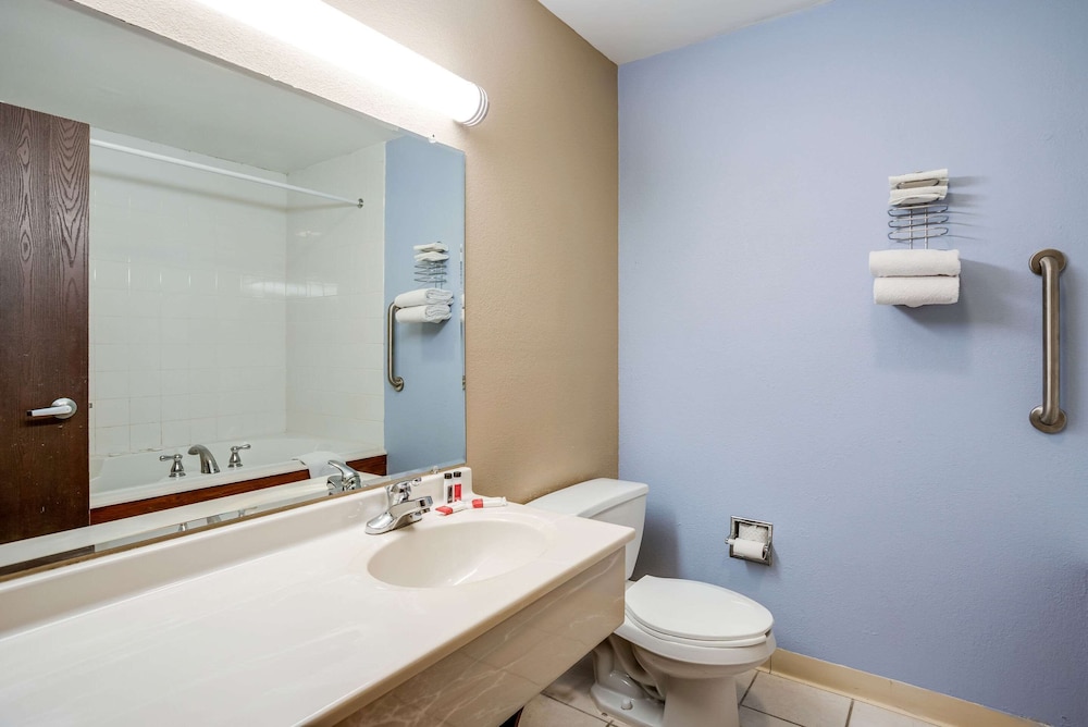 Quality Inn Calvert City - Paducah East 16/31