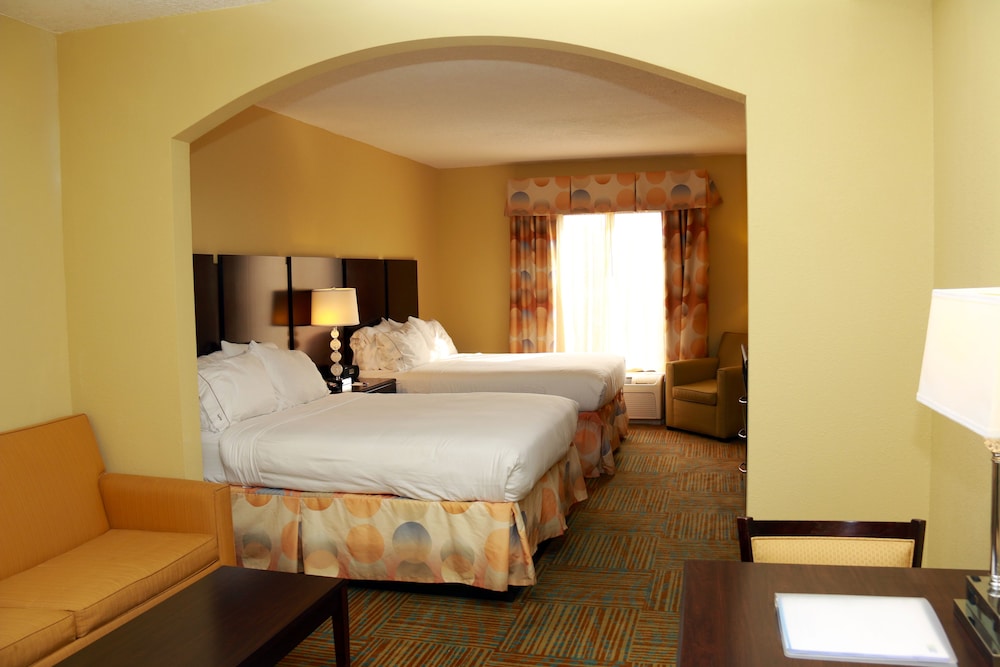 Holiday Inn Express Hotel And Suites Perry 15/48