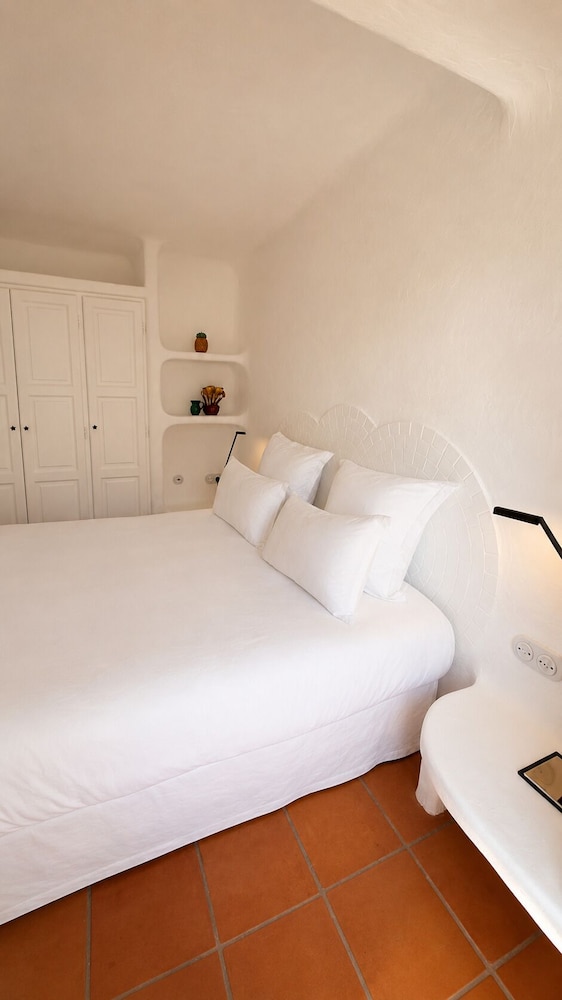 غرفة قياسية بسرير مزدوج، Grand Hôtel De Cala Rossa 8/10