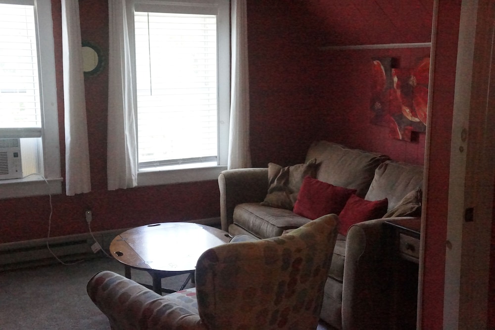 The Frogtown Inn 23/30