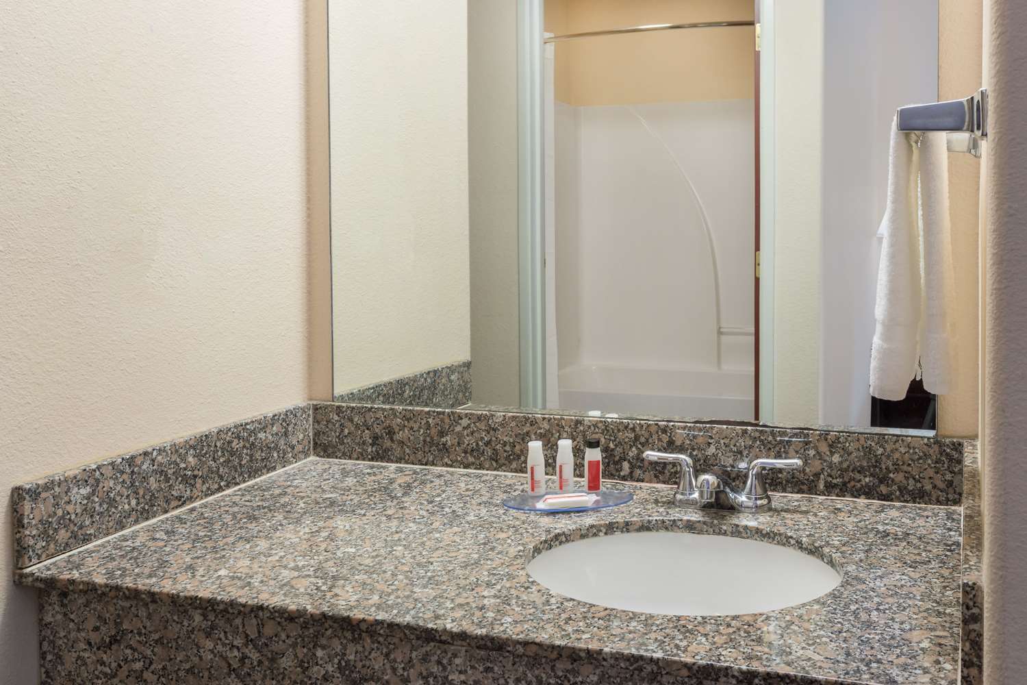 Days Inn And Suites Eunice 43/47