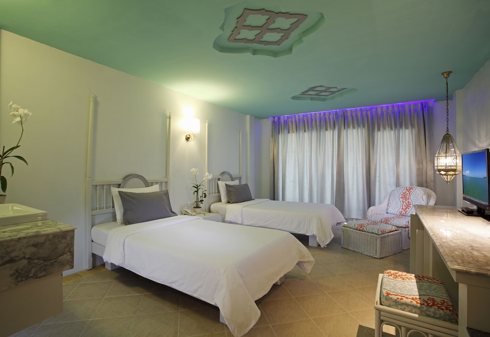 The Verandah Hotel 25/70
