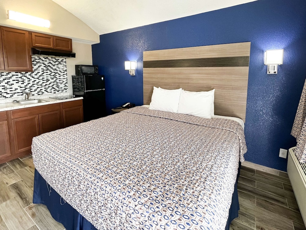 Blue Wave Inn 15/50
