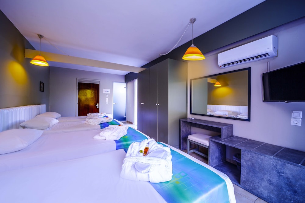 Lito Hotel 29/66