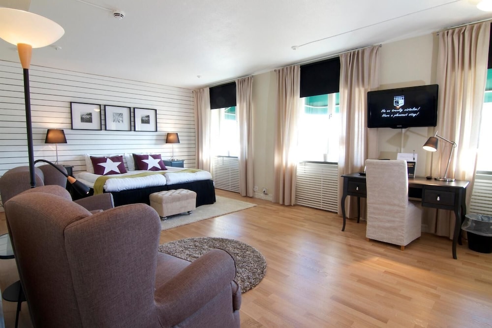 Hotell Tinget 18/24