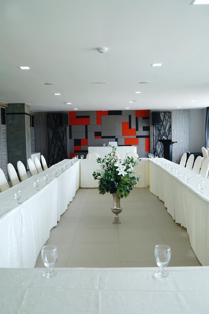 De V Loft Hotel 15/25