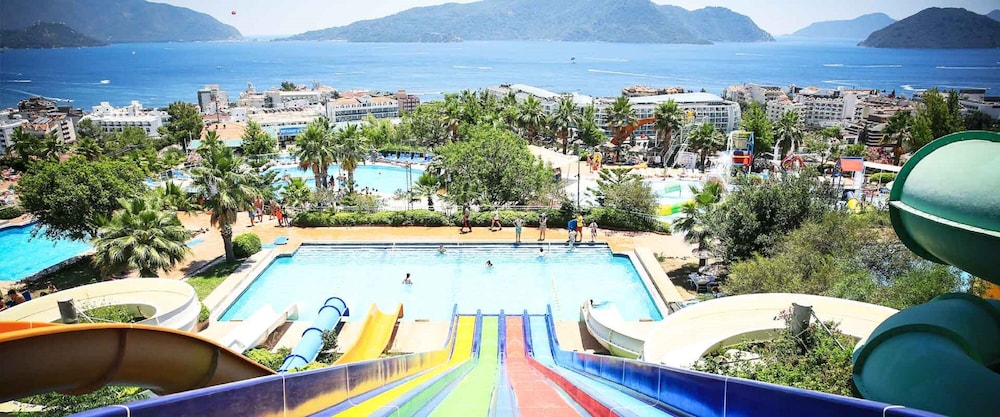 Maxwell Holiday Club 29/37
