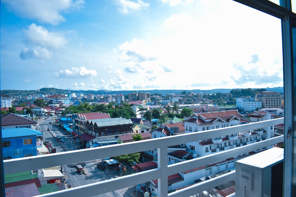 Aristocrat Residence Hotel 74/80