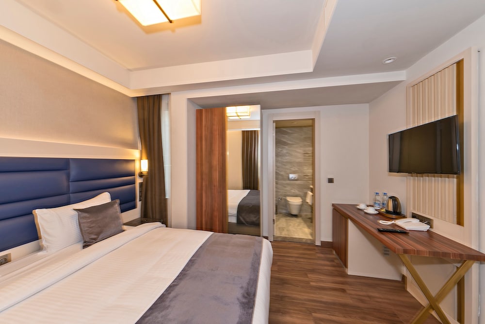 Golden Royal Hotel & Spa 12/50
