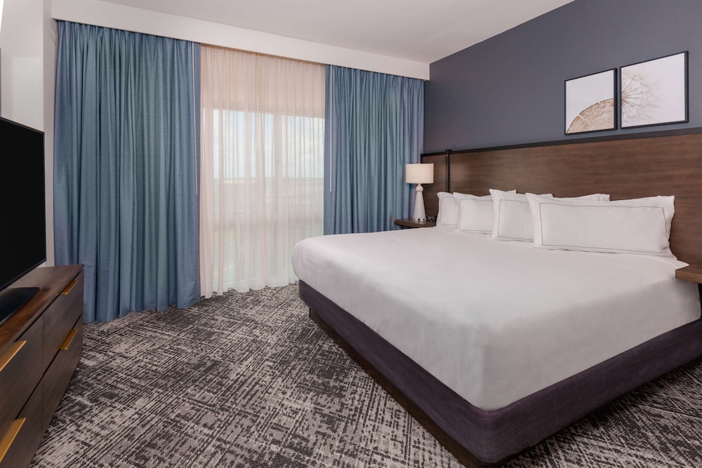 Boardroom, Executive, King Bed, Accessible