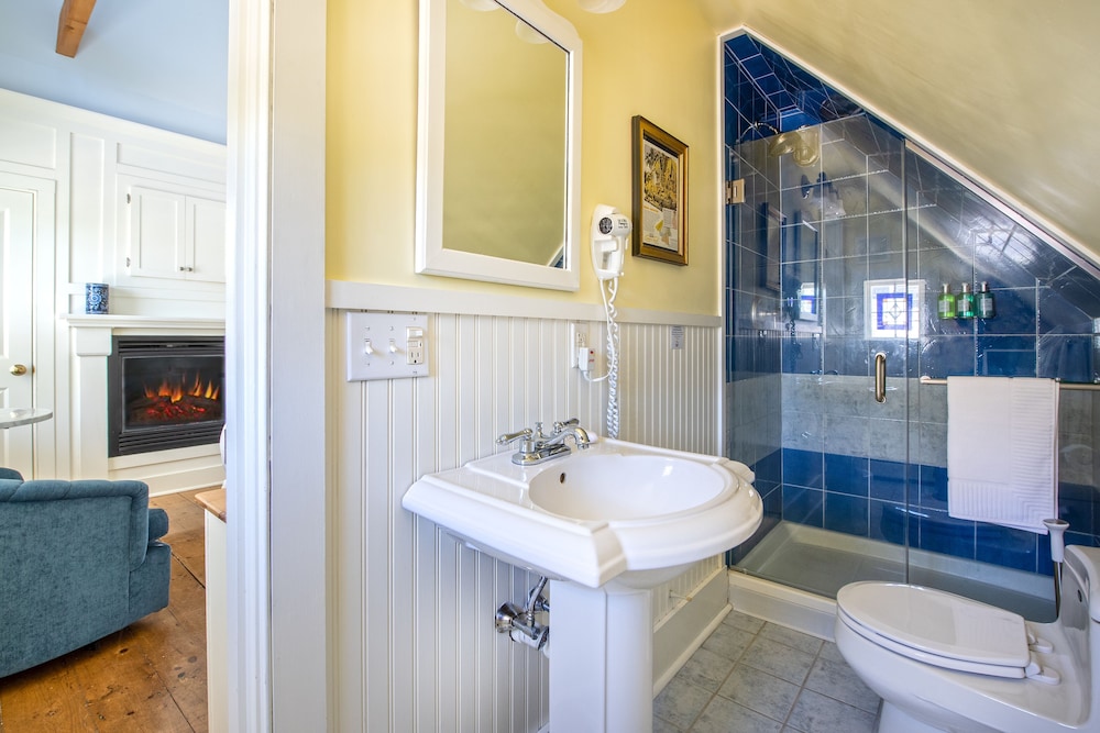 Admirals Landing Bed & Breakfast 63/69
