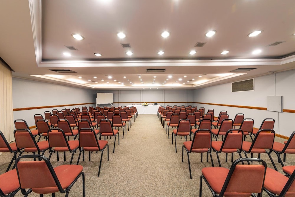 Rede Andrade Vernon Hotel 55/62