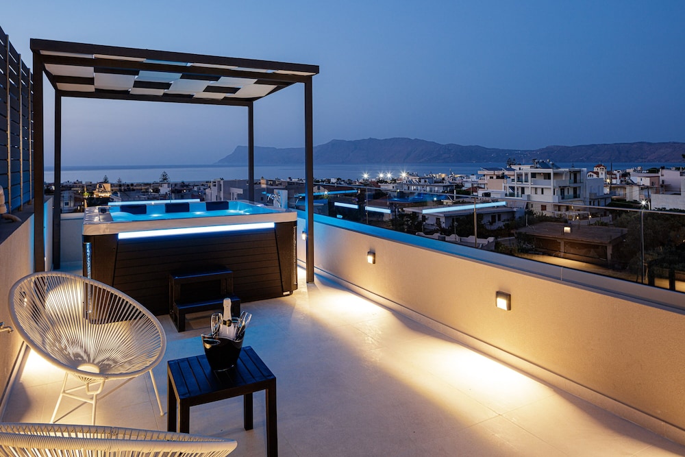 Sapphire Blue Suites 12/87