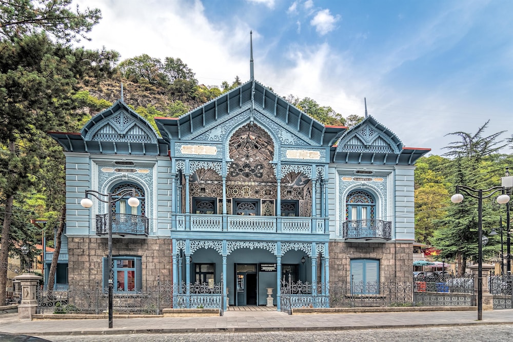 Golden Tulip Borjomi in BORJOMI