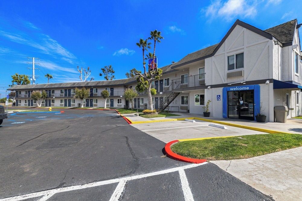 Motel6 San Diego, CA - North 41/61