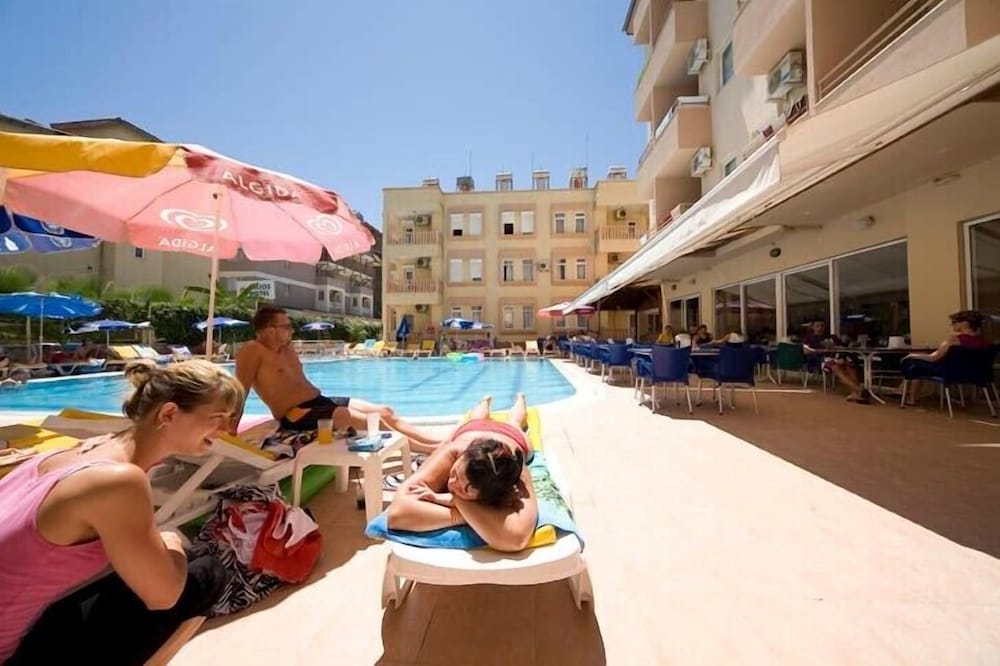 HELIOS HOTEL 43/55