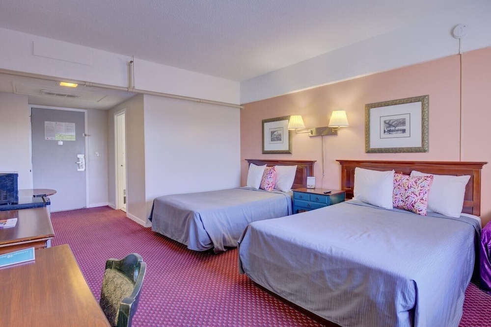 Motel6 Norfolk, VA – East Little Creek 9/50