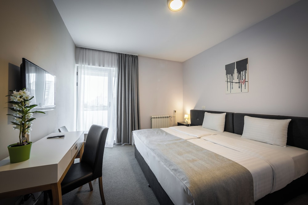 Nobel Inn Hotel 8/46