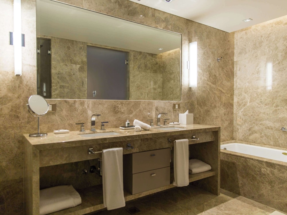 جناح تنفيذي بسرير كينج بشرفة، Palladio Hotel Buenos Aires - MGallery Collection 5/5