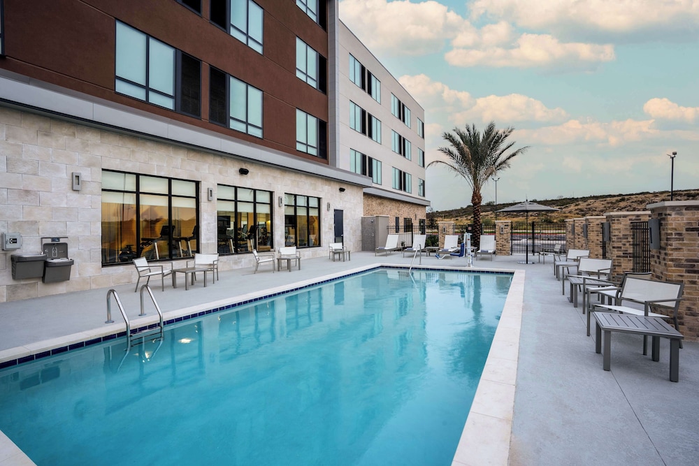 Hyatt Place Eagle Pass 5/50