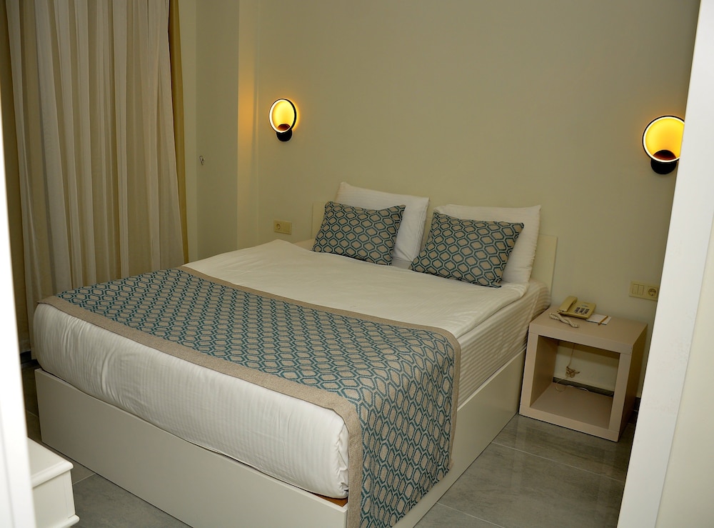 Lake & Riverside Hotel & Spa 28/41
