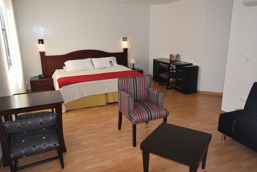 Hotel Bolivar Plaza 39/61