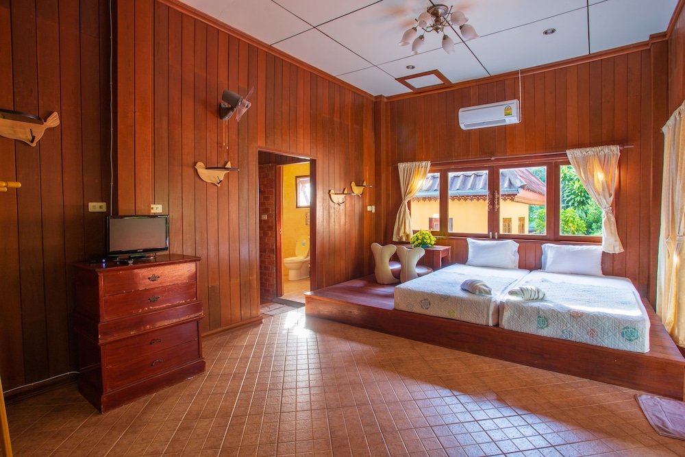Baan Suan Homestay Koh Kood 11/58