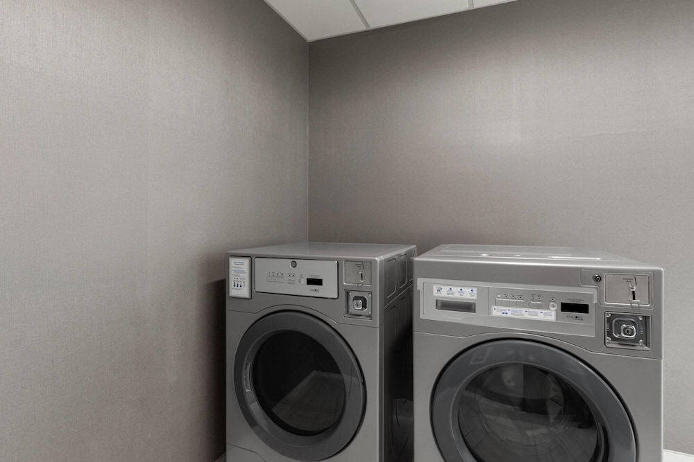 La Quinta Inn & Suites by Wyndham Athens 20/49